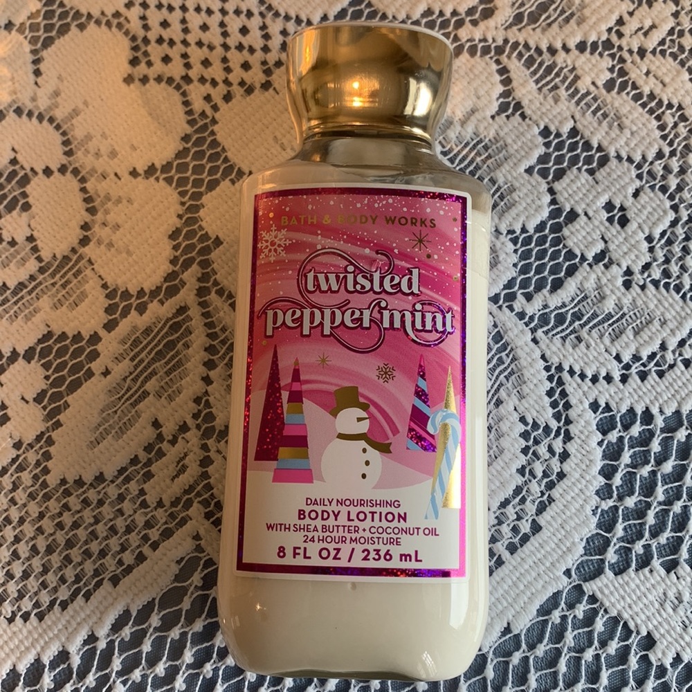 Bath and Body Works Twisted peppermint bundle - Picture 3 of 6